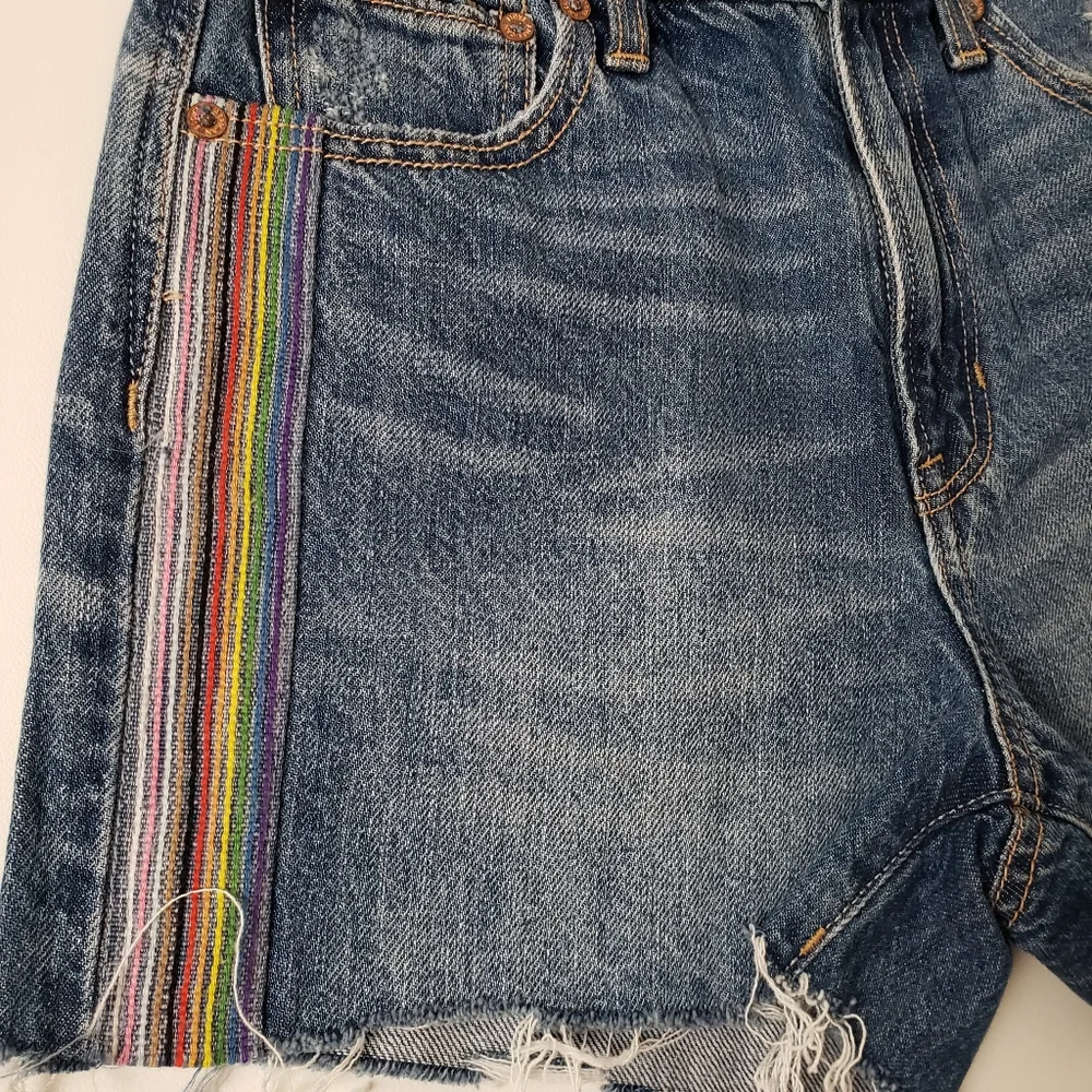American Eagle *NEW* Womens Rainbow Highest Rise 90s Boyfriend Denim Shorts 00